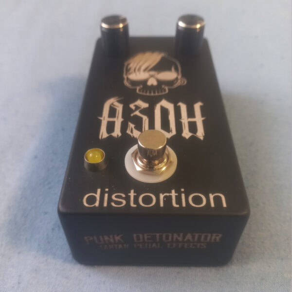 Гитарная педаль «АЗОН — Distortion»