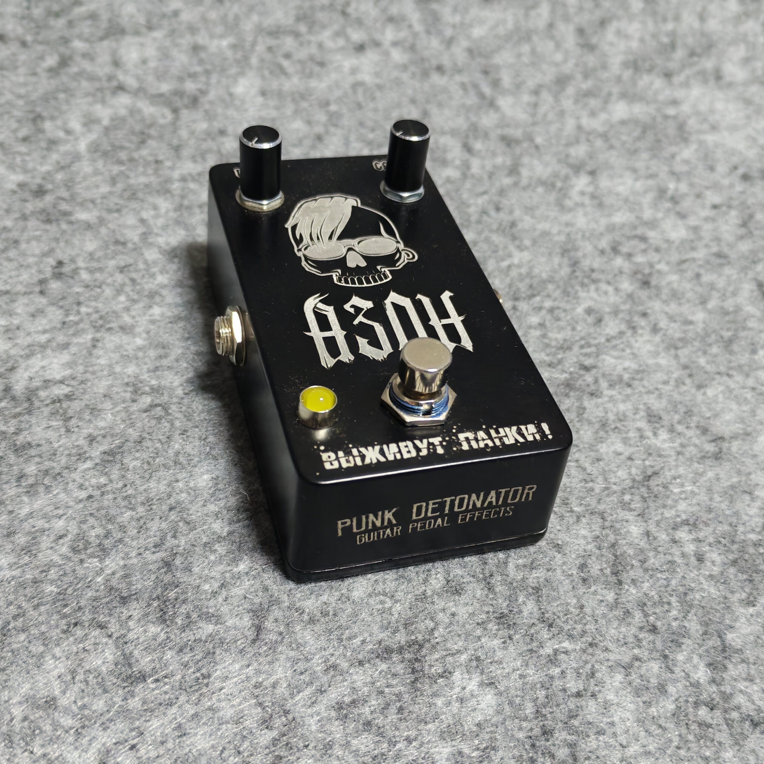 Гитарная педаль Distortion «АЗОН — Выживут Панки!» — изображение 6