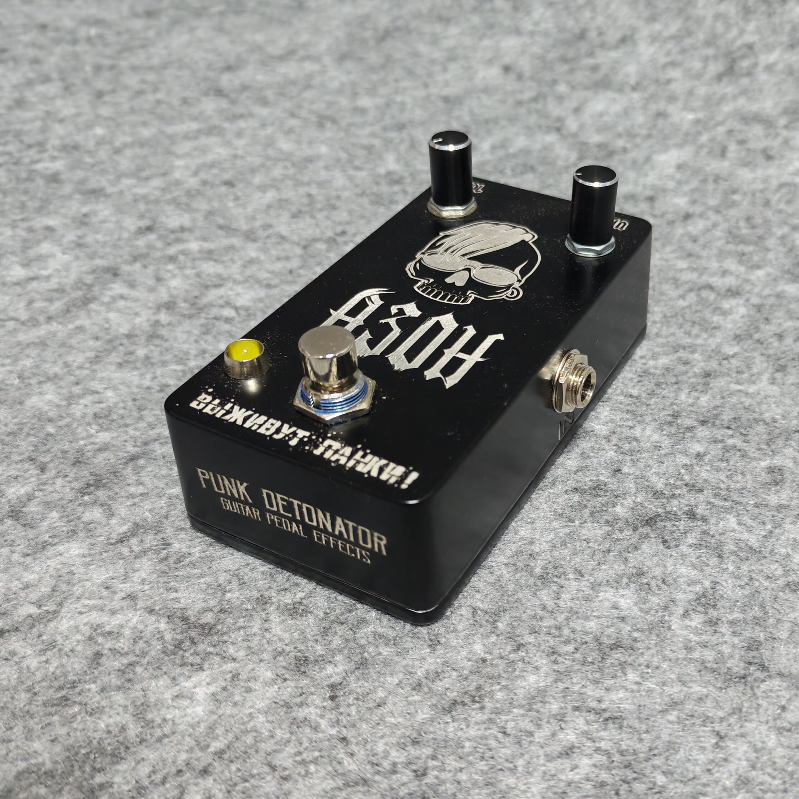 Гитарная педаль Distortion «АЗОН — Выживут Панки!» — изображение 5